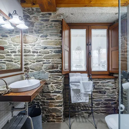 Adega Apartment *